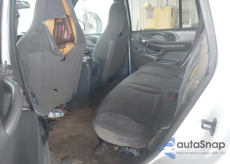 2002 Ford Expedition Xlt z USA, uszkodzony, nr VIN 1FMEU15W52LA15104